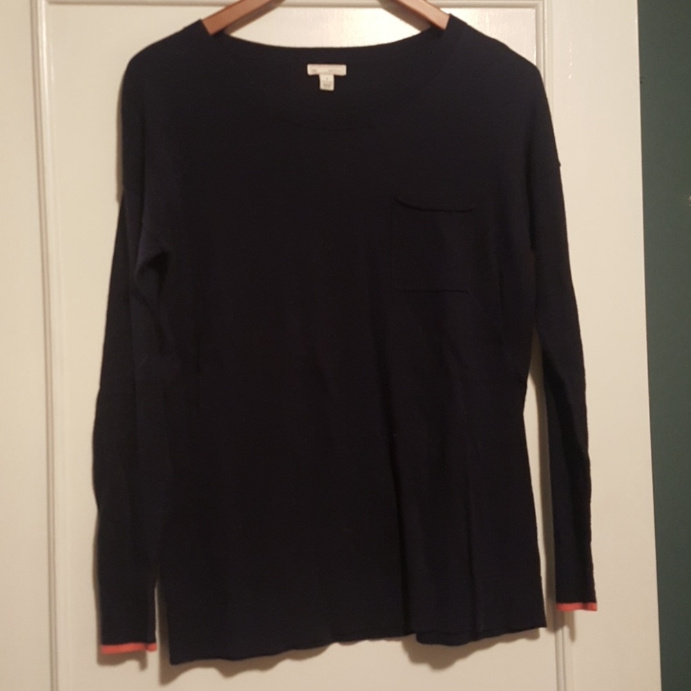 Pullover sweater